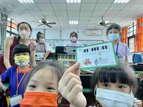 牙牙老師 - 愉快的鋼琴社團課！快樂學習是學琴的動力