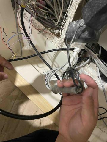 擎天工作室 - 拉線施工 擎天工作室 - 拉線施工