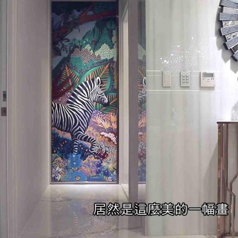 Maric Wang - 豪宅隱藏門繪製（翻攝自幸福空間）