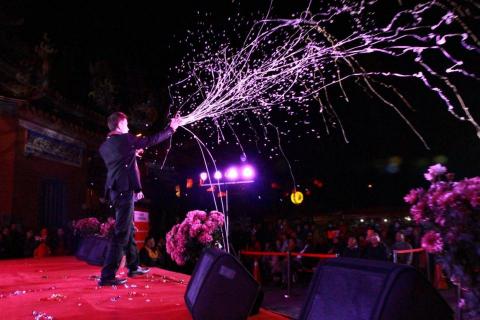 阿州創意工作室 - 絢麗的蜘蛛絲和滿天的雪花