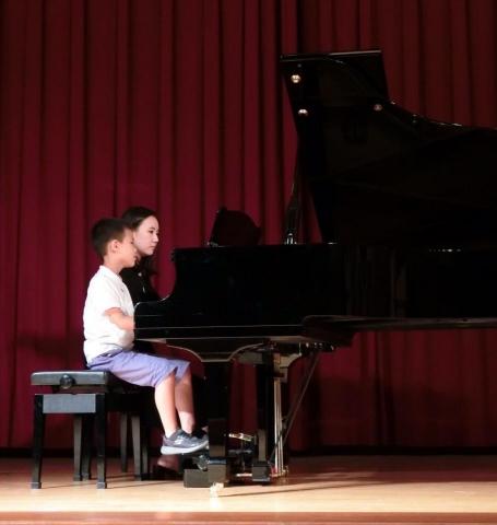 陳譽文 - 2019年音樂成果發表會與學生四手聯彈 陳譽文 - 2019年音樂成果發表會與學生四手聯彈