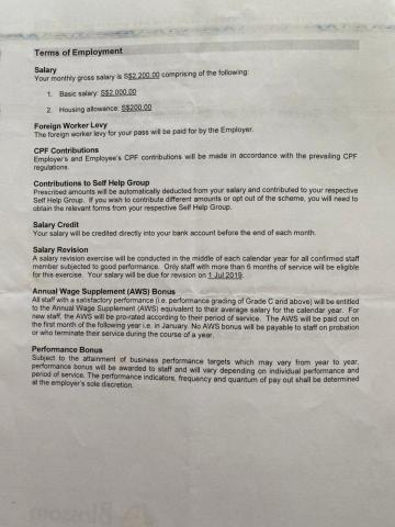 廖家興 - 左邊是新加坡勞資合約書中的第二頁原文。我的翻譯在下一張圖片。