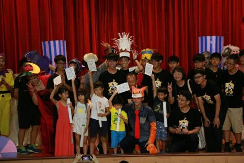 張卓穎 - 卡其色兒童劇團