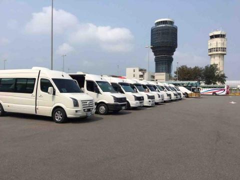 智旅國際有限公司 - 保姆車載貴賓出席大型活動