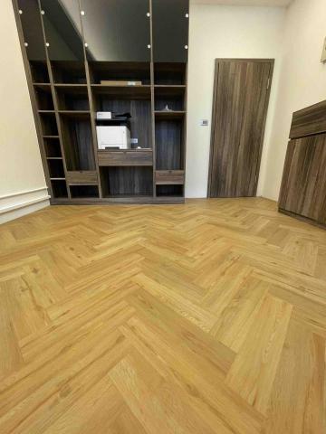 聖辰地板設計(塑膠地板代工達人賴桑) - 辦公室小木紋人字貼PVC 聖辰地板設計(塑膠地板代工達人賴桑) - 辦公室小木紋人字貼PVC