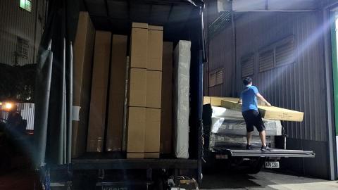 小含自助運輸 - 協助載運床組