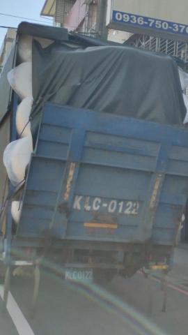 小含自助運輸 - 載運氣泡布