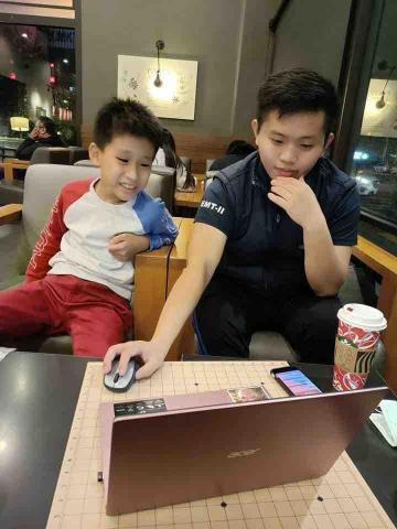 陳庸恩 - 協助學生制定教學菜單