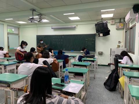 享樂音樂工作室 - 高中社團 享樂音樂工作室 - 高中社團