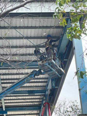 阿農漆藝工程 - 台電H鋼棚研磨處理