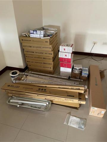 偉倫 - 110年11月客戶燈具拆除更換新品