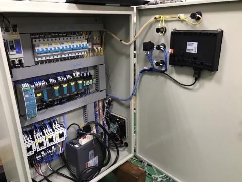 聖塏科技-許竣綸 - 跑合測試機-
廠內品檢應用，採用國產永宏系統、伺服為士林系統。
功能性-
1.周邊設備順序啟、停。
2.測試運轉設定。
3.測試時故障測定與停機。
4.資料擷取與傳輸。