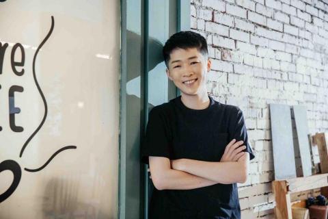 提供排球服務的專家pony