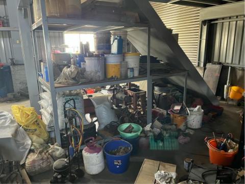 俊霖 - 樓梯鐵架