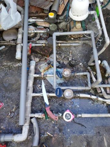 明濱工程行 - 屋頂地面打除並修理管路