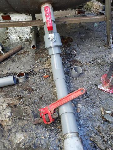 明濱工程行 - 屋頂地面打除並修理水管