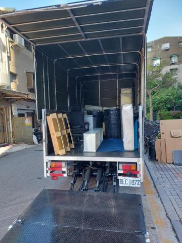 新聯精緻搬家 - 升降帆布棚為你的傢俱遮風避雨 新聯精緻搬家 - 升降帆布棚為你的傢俱遮風避雨