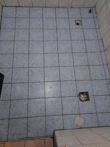 明濱工程行 - 浴室舖止滑磚