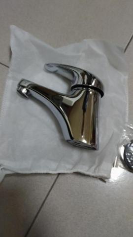 何嘉商 - 換裝洗臉盆水籠頭 何嘉商 - 換裝洗臉盆水籠頭