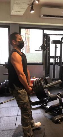 金國霖（豆豆） - 對於初學者也能駕輕就熟的T bar練背。