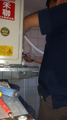 昀冠工程行 - 冷氣安裝