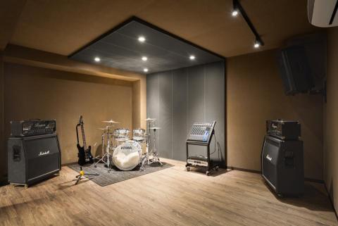 這球爵士鼓專門學院 - 