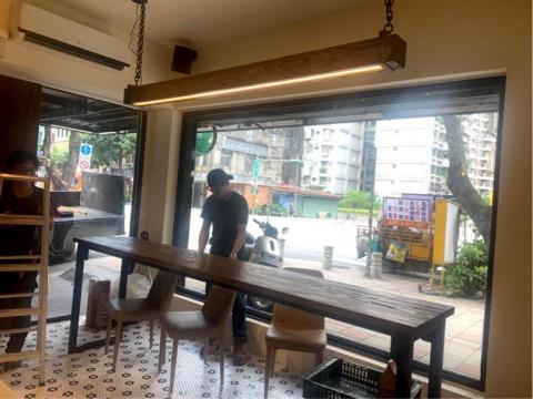 史密斯設計有限公司 - 偷吃吐司早餐店仿舊工業風家具訂製