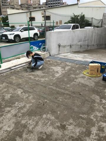 向山監控系統有限公司 - 柵欄機施工