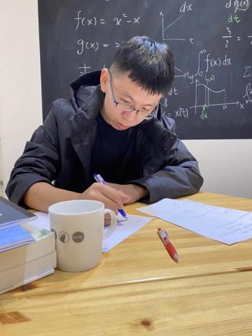 思維新創教育股份有限公司 - 先以一對一家教方式了解學生需求，建立正確讀書方式後，改為線上諮詢方式