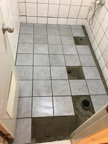 旭泉抓漏工程 - 浴室地面磁磚鋪貼
