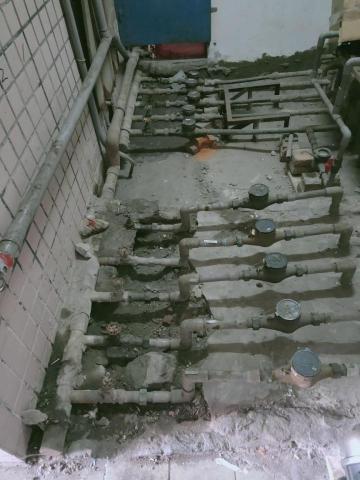 龍錦宅修工程/鄭錦城 - 頂樓水塔水管維修