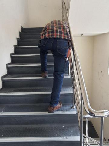 精工匠企業社(統編)91470157 - 陽明海運
樓梯止滑條裝修工程