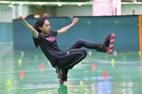 斯坦利運動館-直排輪，滑步車，國標舞 - 平地花式