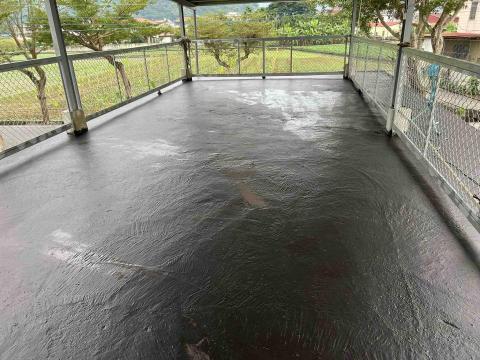 水盾防水工程 - 頂樓防水，五道工程，第三道雙液型彈性中塗