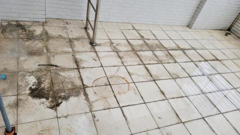 汗水大理石居家各種清潔保養 - 洗地板前