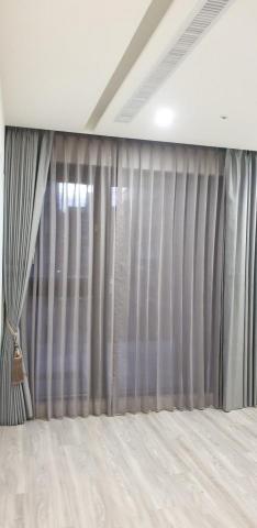 石庭彰 - 卡扣地板
雙層紗簾＋布簾