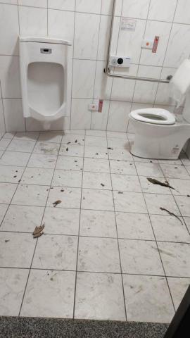 家是明亮 asik工作室 -  WU001打掃前
樹葉散落一片
廁所已四個月未打掃
地板髒亂 家是明亮 asik工作室 -  WU001打掃前
樹葉散落一片
廁所已四個月未打掃
地板髒亂