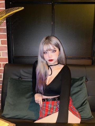 提供修眉毛服務的專家Hsinyu