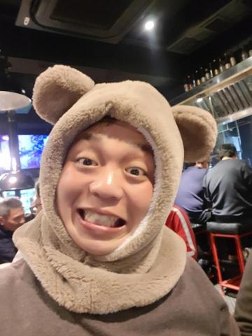 提供幫忙找工作服務的專家小吳。照顧寵物