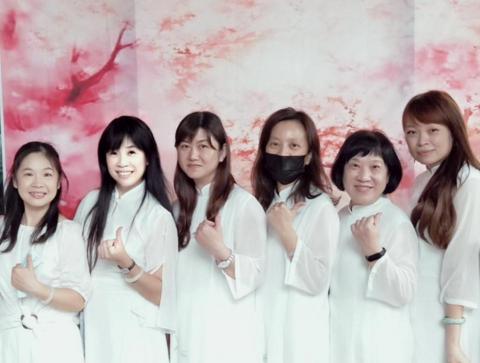 惠惠古箏教學 - 古箏團演出成功