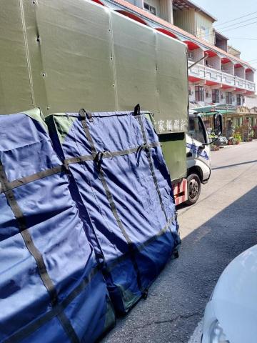 新聯精緻搬家 - 床墊搬運都會使用專用床墊套保護客人的床墊 新聯精緻搬家 - 床墊搬運都會使用專用床墊套保護客人的床墊
