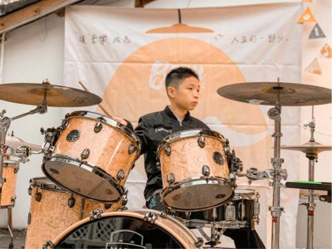 蹦音樂爵士鼓教室 - 