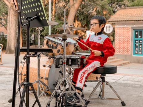 蹦音樂爵士鼓教室 - 