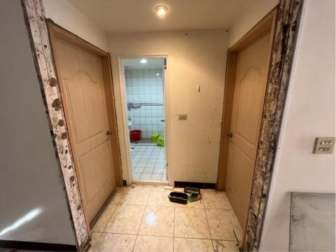 宸威室內裝潢工程 - 木門斗門片安裝完工照