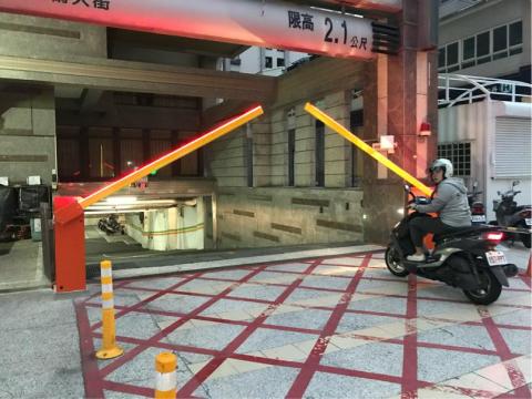 耕易企業有限公司 - 車道ETC整合柵欄機控制