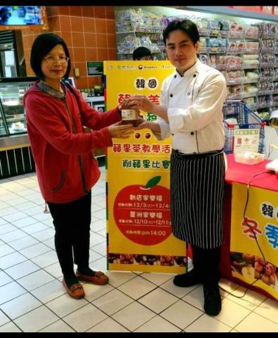 謝孟學 - 受邀進口公司於大型賣場實作介紹活動與推廣商品。