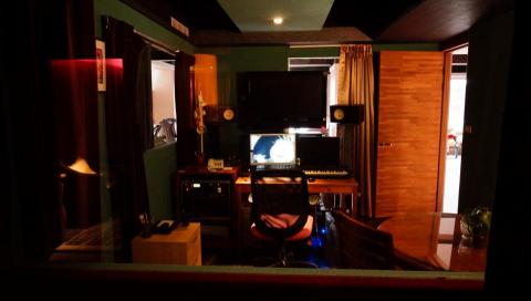 Jeannie Hung - 溫馨的錄音室