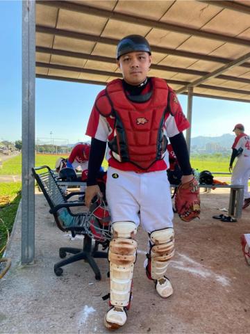 棒球教練。鄭仲涵 - 乙組當捕手,所有位置都沒問題(⁎⁍̴̛ᴗ⁍̴̛⁎) 棒球教練。鄭仲涵 - 乙組當捕手,所有位置都沒問題(⁎⁍̴̛ᴗ⁍̴̛⁎)