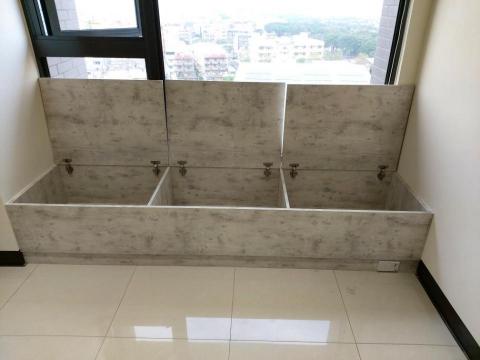 黃嘉文 - 上掀式收納臥蹋