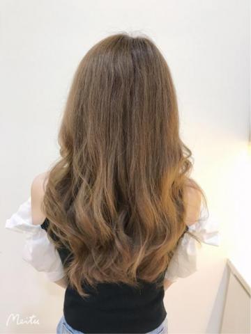 台中逢甲髮型師&bull;Win｜霧面髮色｜線條染｜漸層染｜縮毛矯正｜ - 電棒燙